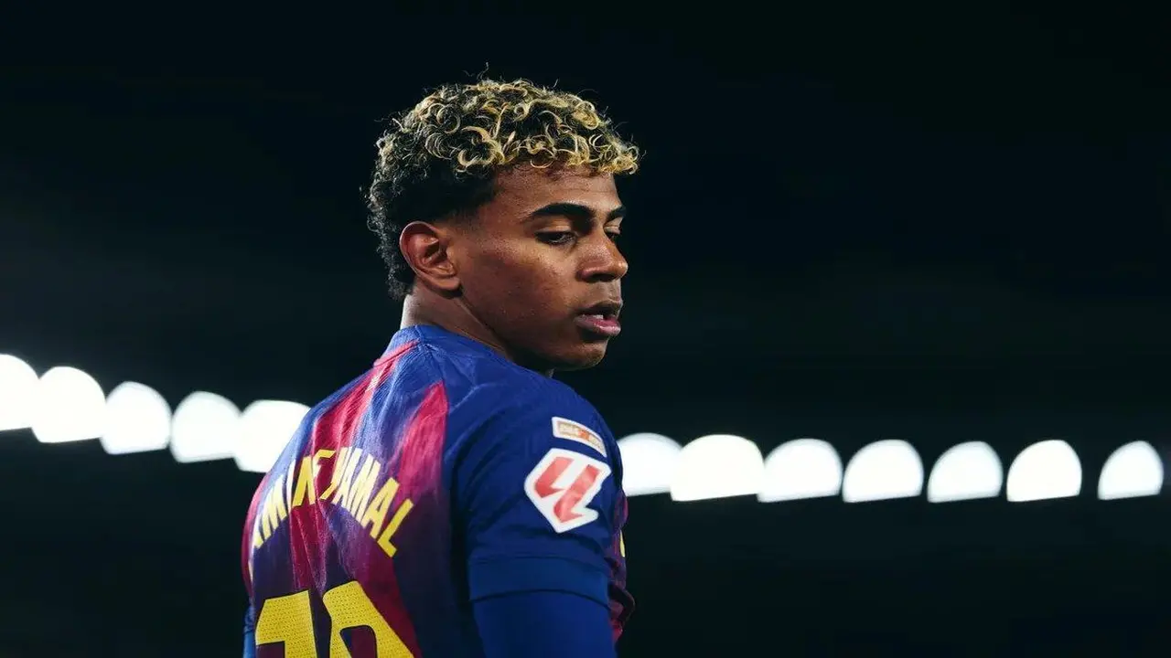 نجم برشلونة الشاب لامين يامال يحصد جائزة جديدة تضاف إلى سجل إنجازاته المتتالية